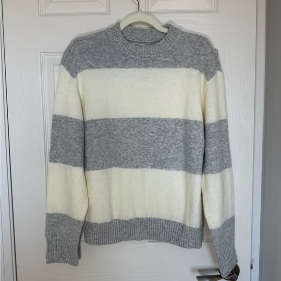 American Eagle relaxed fit Striped Cashmere feel Crewneck Sweater- size S - Picture 4 of 12